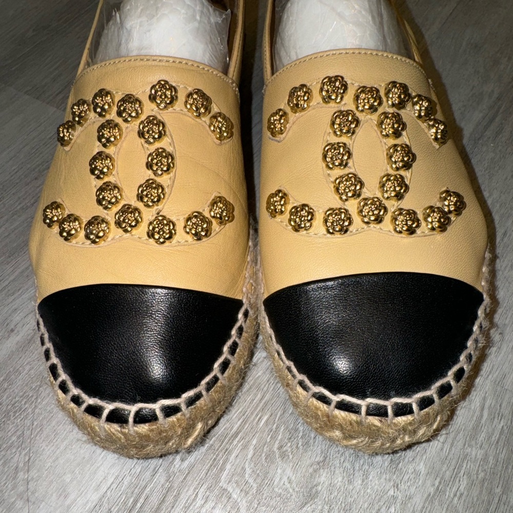 Chanel Camellia Studded CC Lambskin Espadrille Flats 38 - Picture 9 of 12